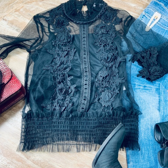 Black 3D Elegant Lace Top - Picture 6 of 8